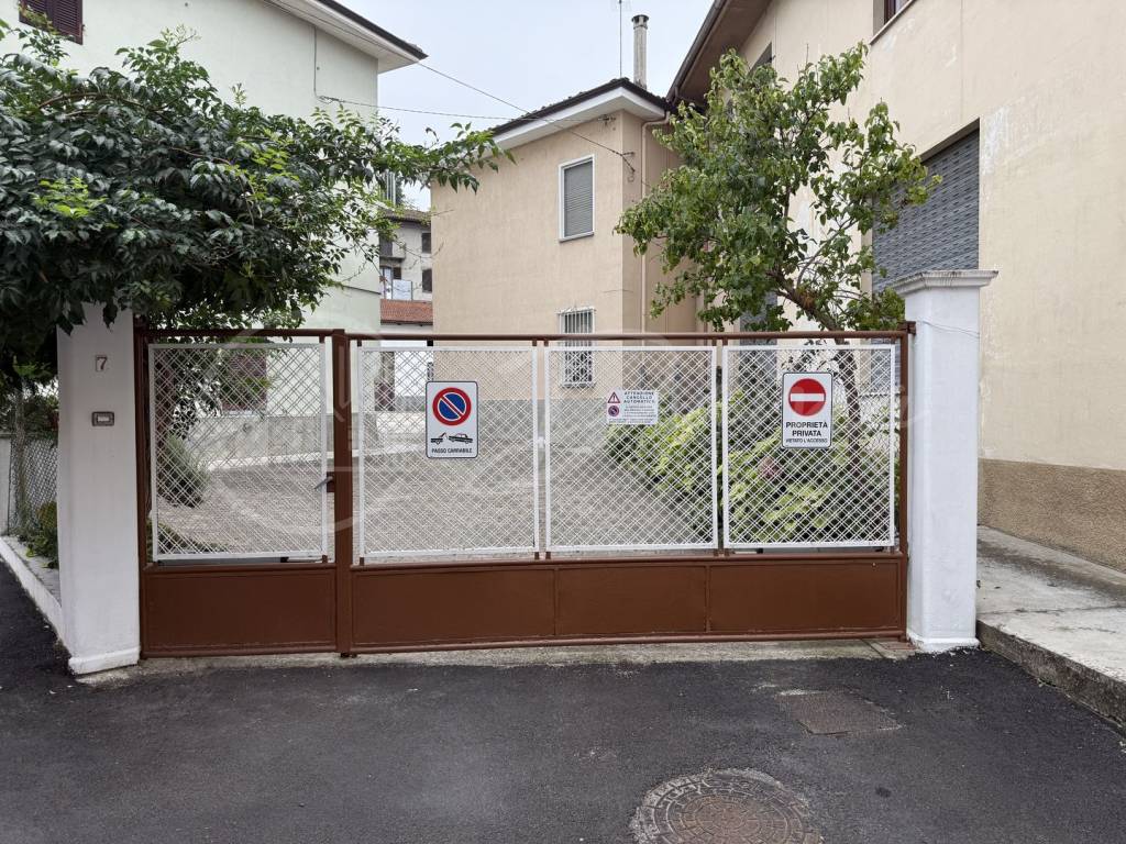 Casa indipendente a Isola d'asti in Via Pietro Gozellino, 5 - Foto 3