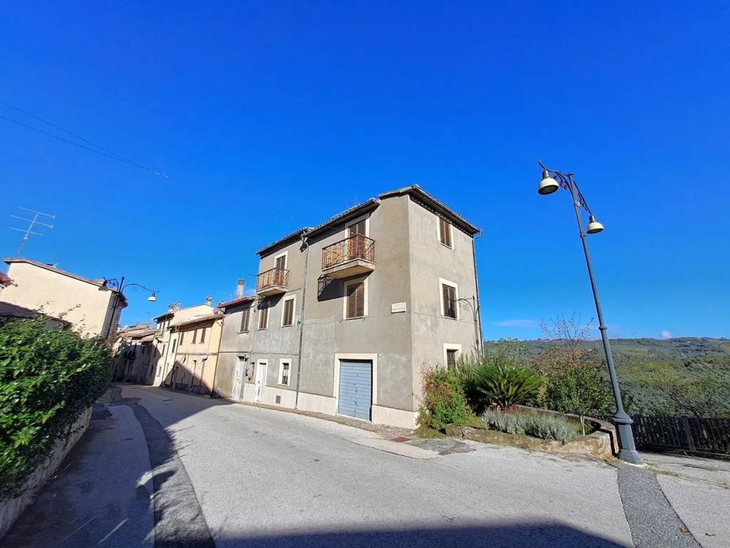 Palazzo / stabile a Monteleone sabino in Via Trebula Mutuesca No Number - Foto 3