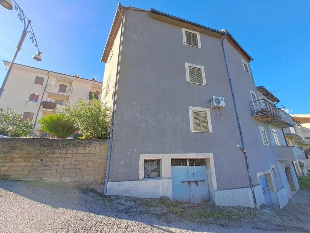 Palazzo / stabile a Monteleone sabino in Via Trebula Mutuesca No Number - Foto 5