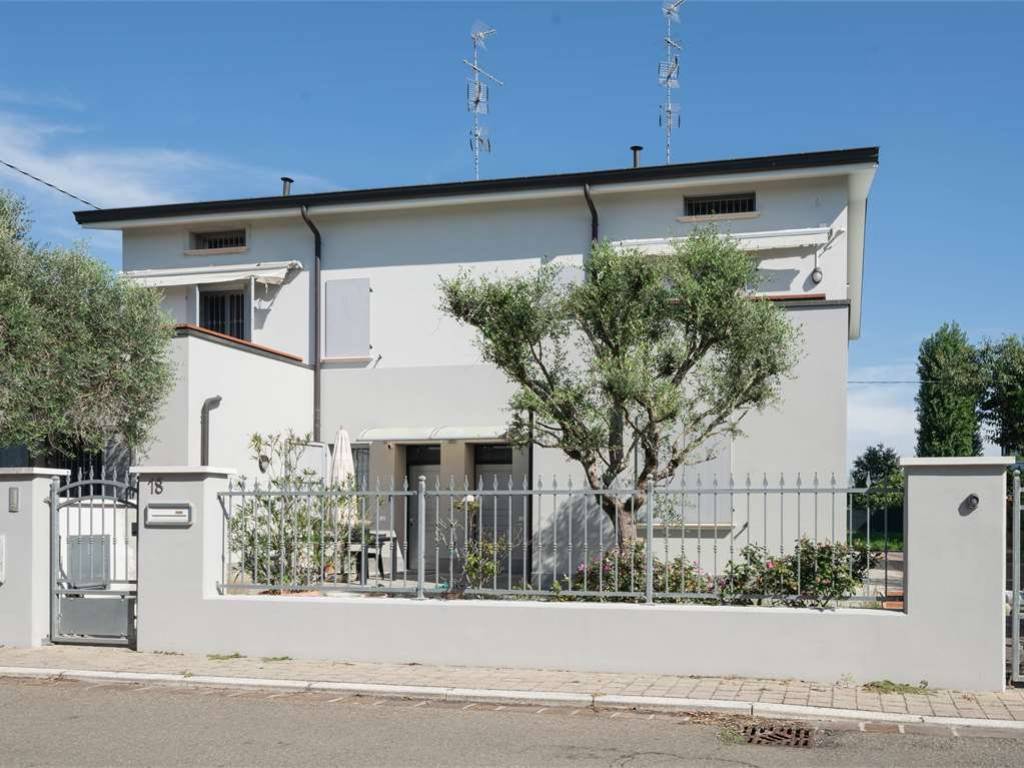 Villa a Carpi in Via Mario Pini, 18 - Foto 2