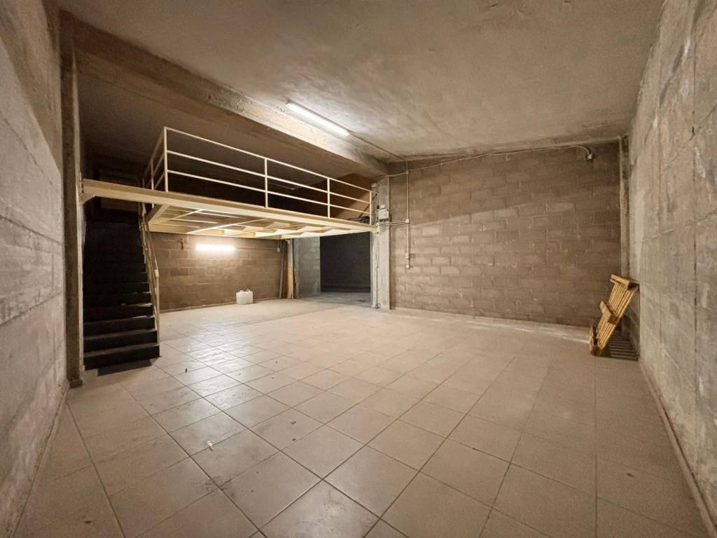 Box / garage a Lusciano in Viale della Libertà, 53 - Foto 3