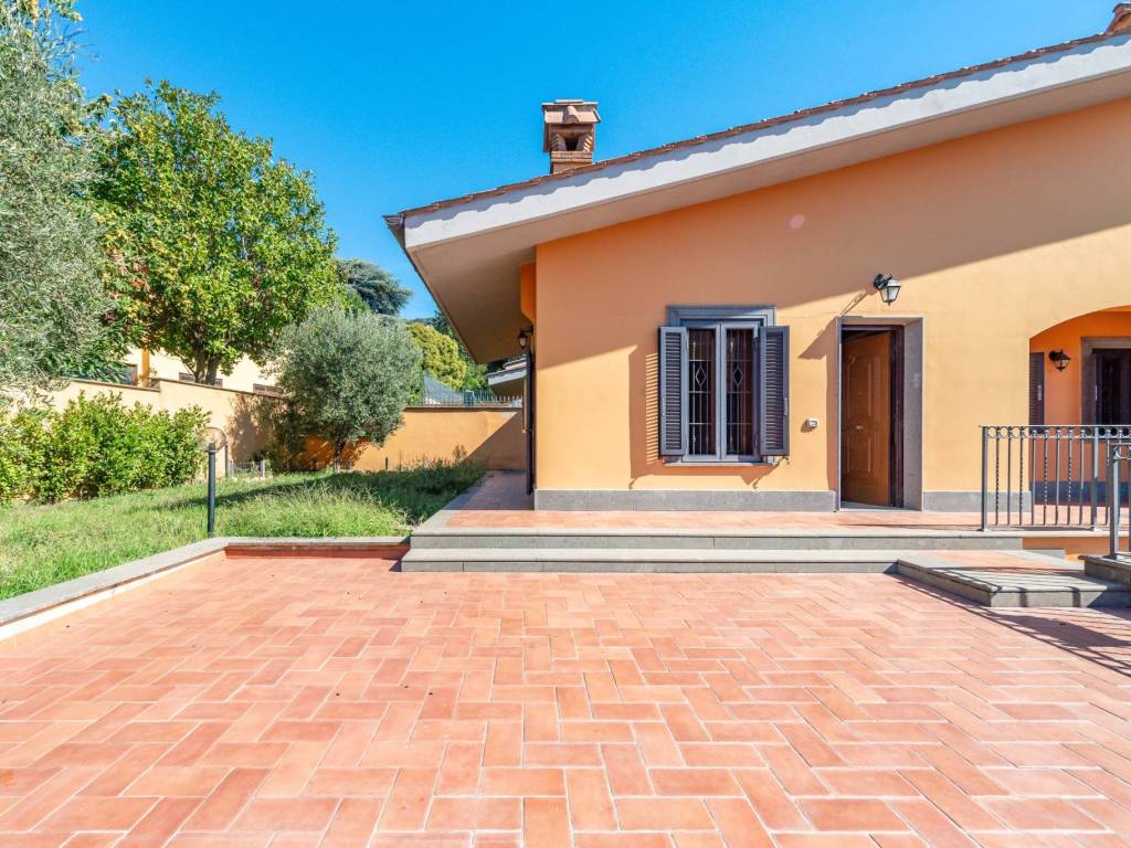 Villa a Rocca di papa in Via degli Agrifogli, 24 - Foto 2