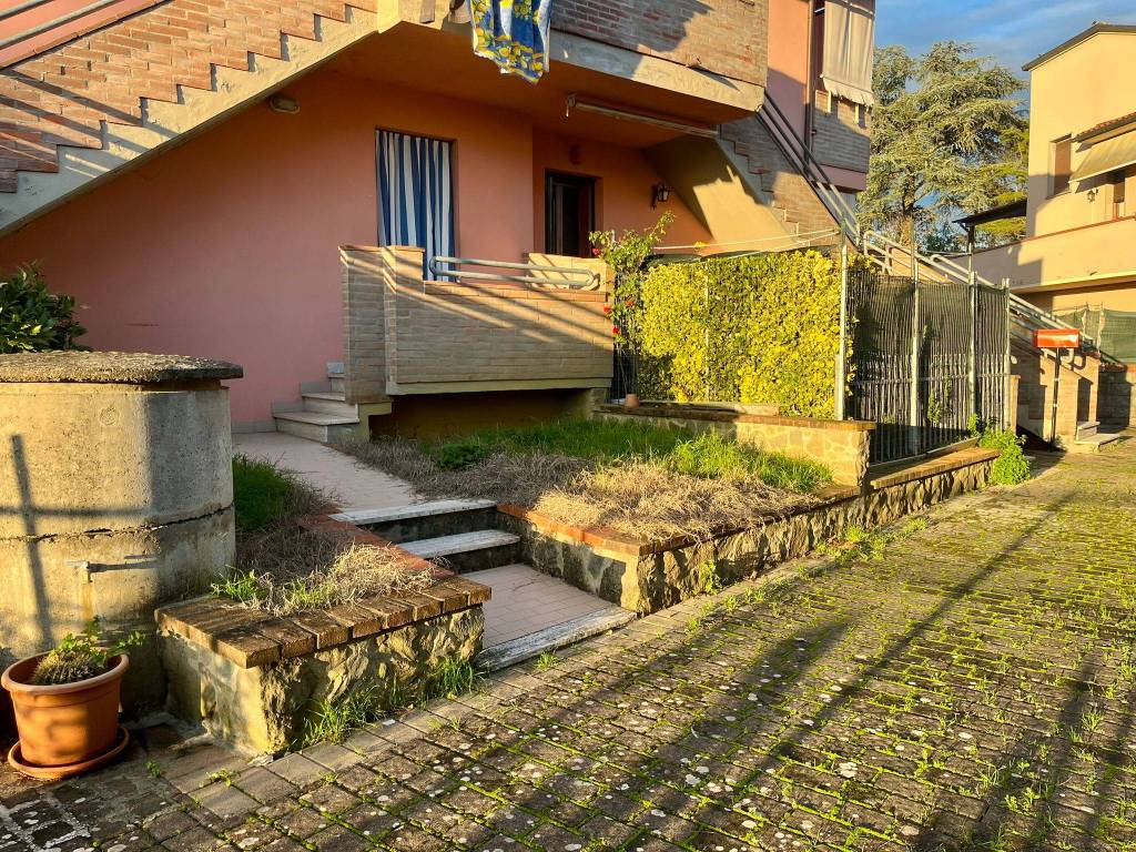 Appartamento a Altopascio in Via Mazzei - Foto 2