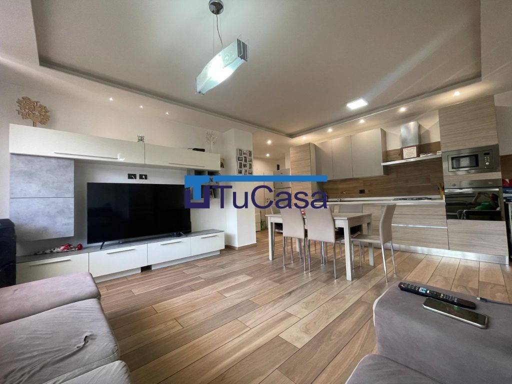 Appartamento a Lusciano in Viale della Libertà - Foto 4