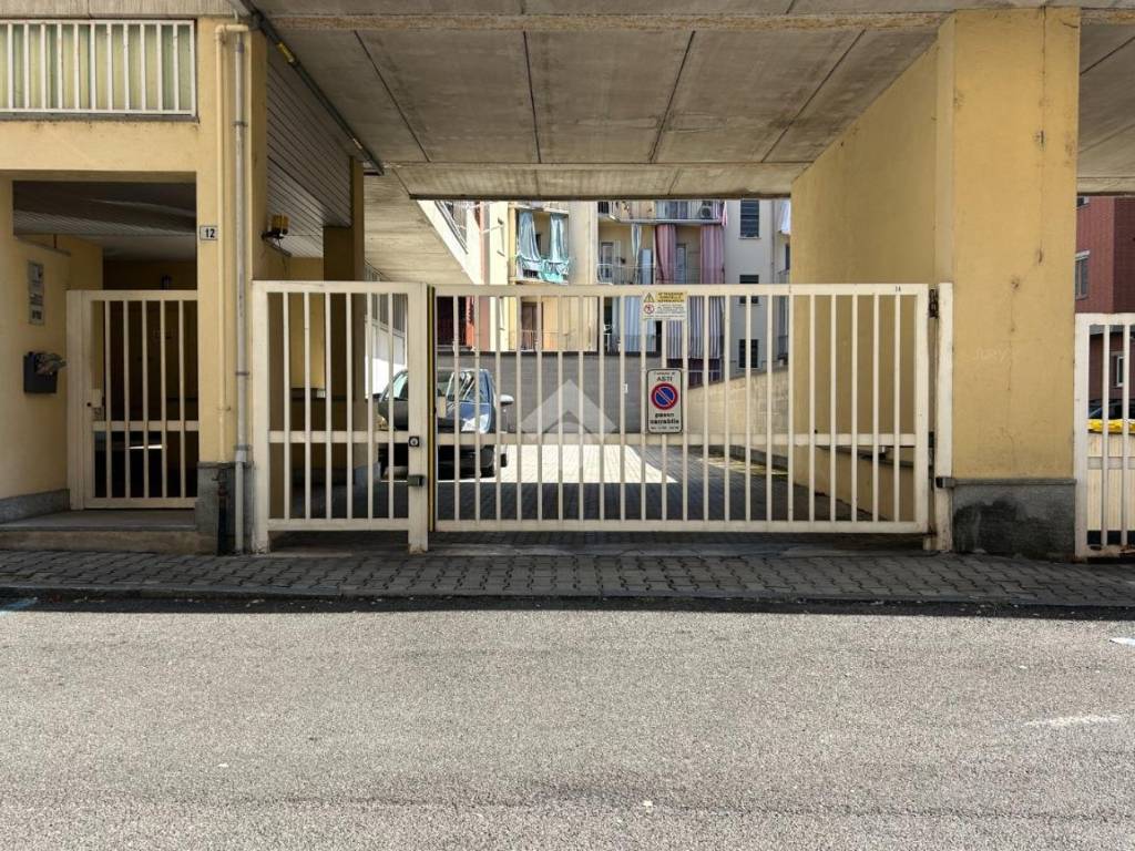 Box / garage a Asti in Via Roccavione, 12 - Foto 2