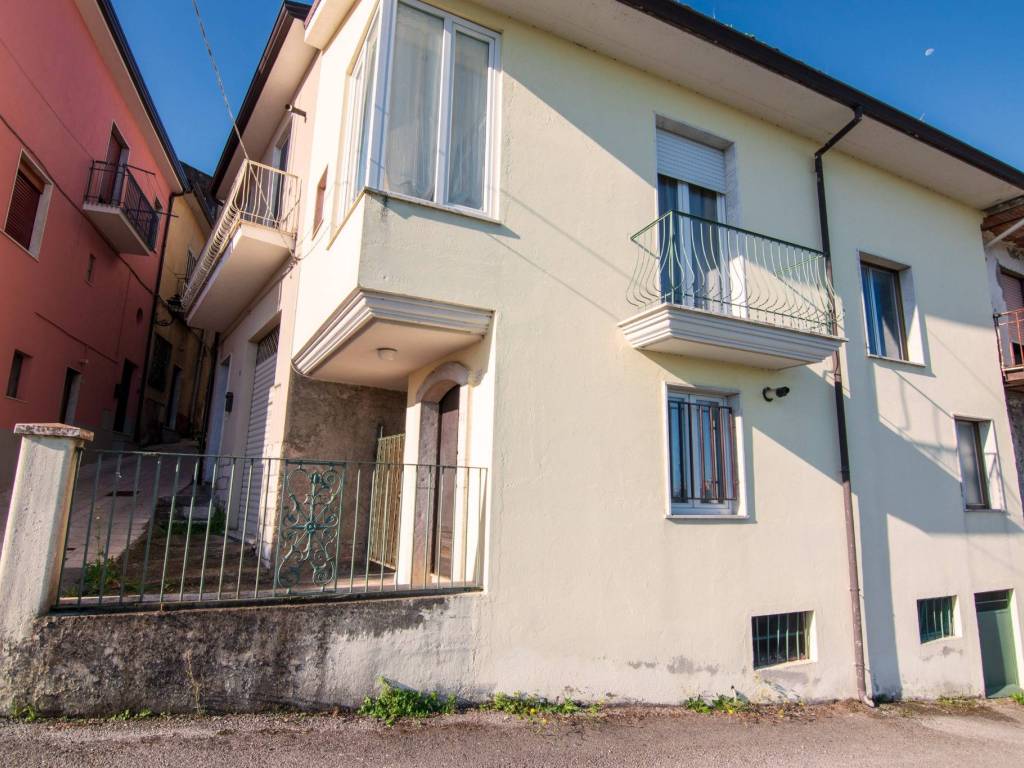 Casa indipendente a Parolise in Via dei Cimirri, 19 - Foto 2