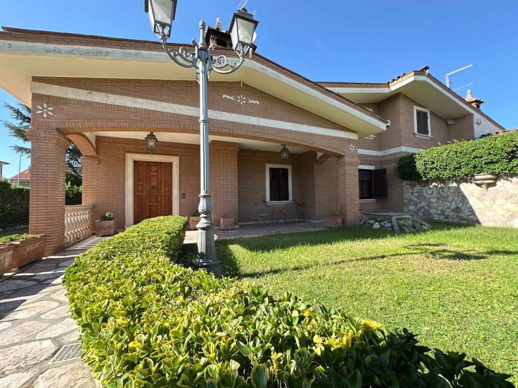Villa a Ciampino in Via Icaro, 7 - Foto 2