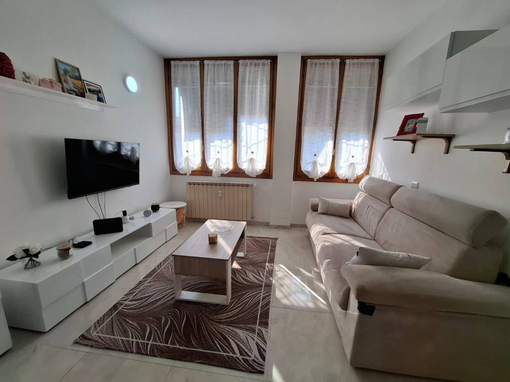 Appartamento a Caronno pertusella in Via Bainsizza - Foto 2