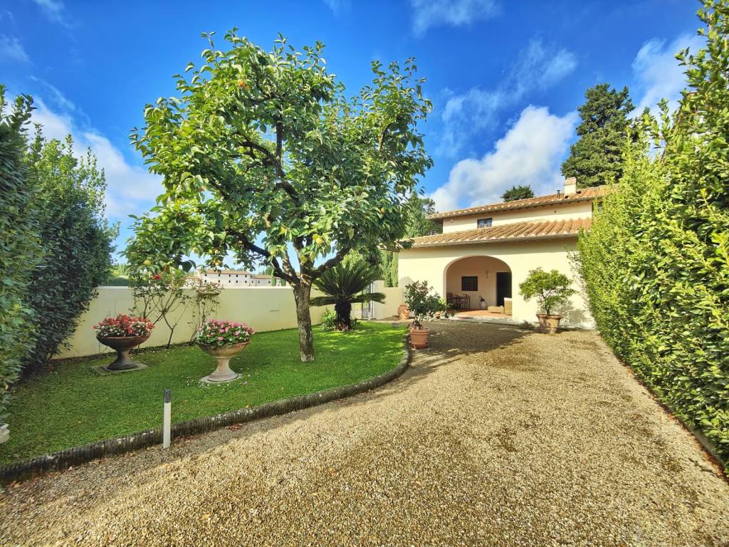 Villa a Campi bisenzio in Via Fornello - Foto 3