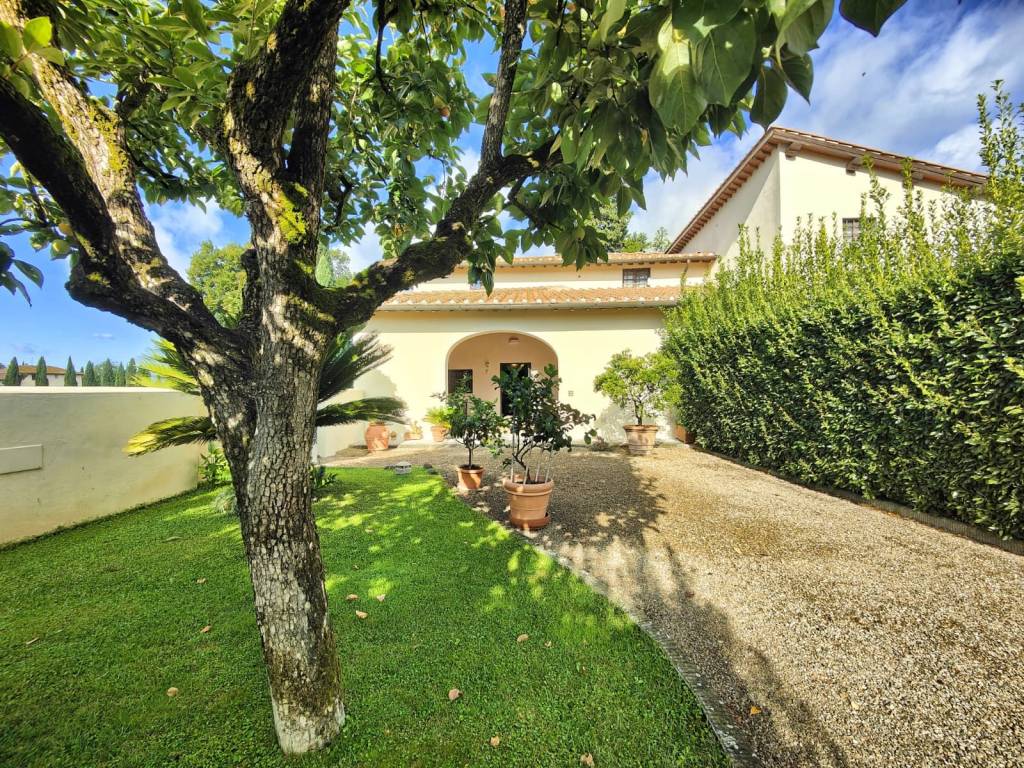Villa a Campi bisenzio in Via Fornello - Foto 4