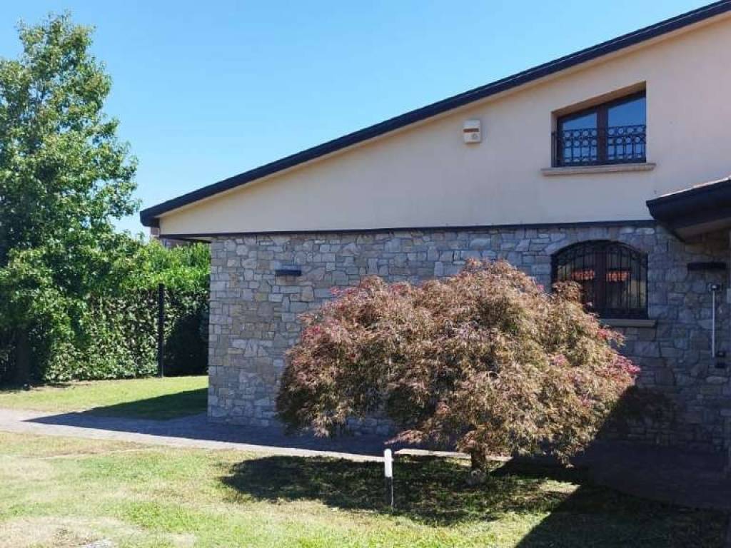 Villa a Bonate sotto in via FRANCESCO PETRARCA 1 - Foto 2