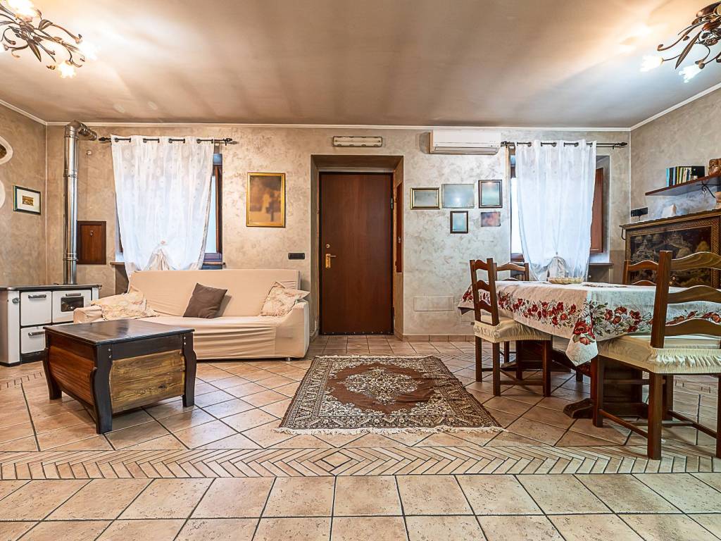 Casa indipendente a Pianezza in Via 4 Novembre, 4 - Foto 2