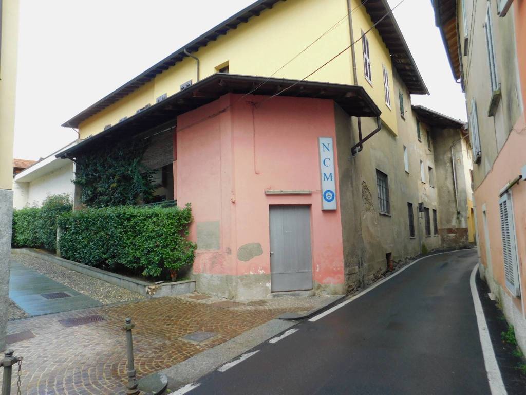 Immobile a Somma lombardo in Via Guido Visconti di Modrone, 8 - Foto 2