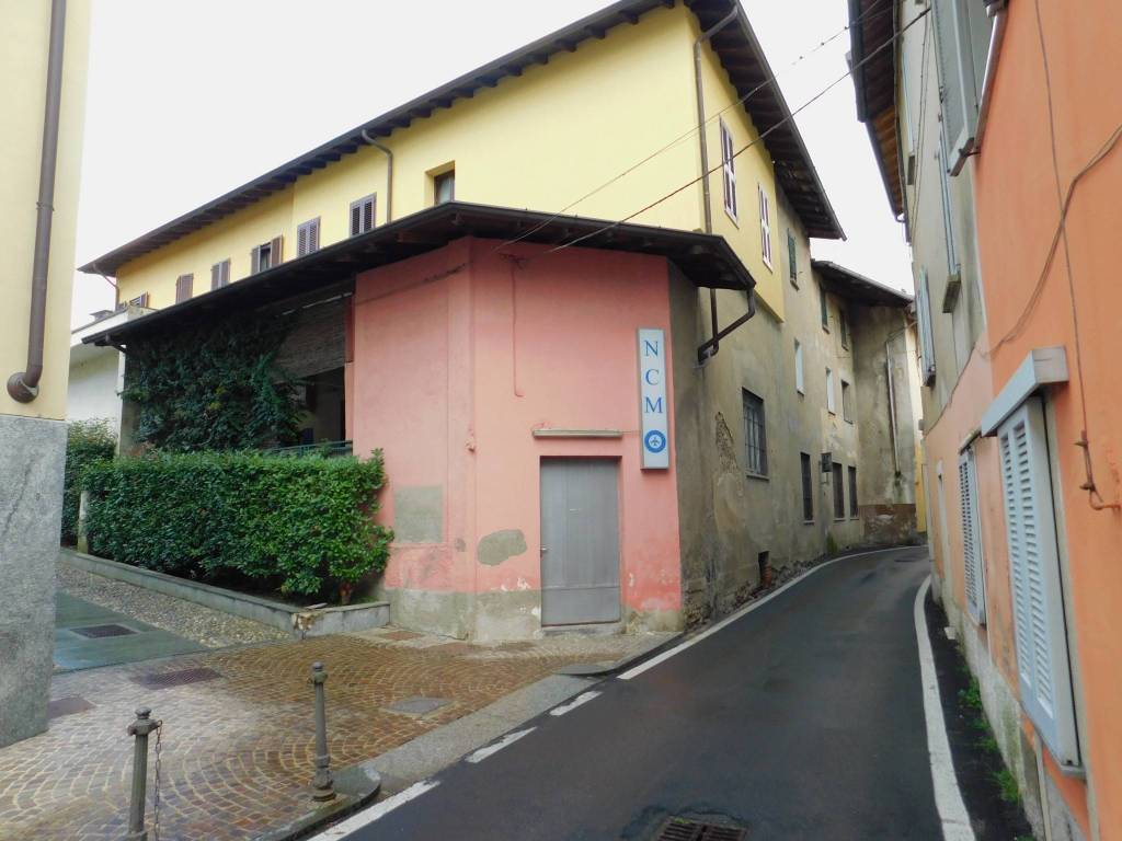 Immobile a Somma lombardo in Via Guido Visconti di Modrone, 8 - Foto 3