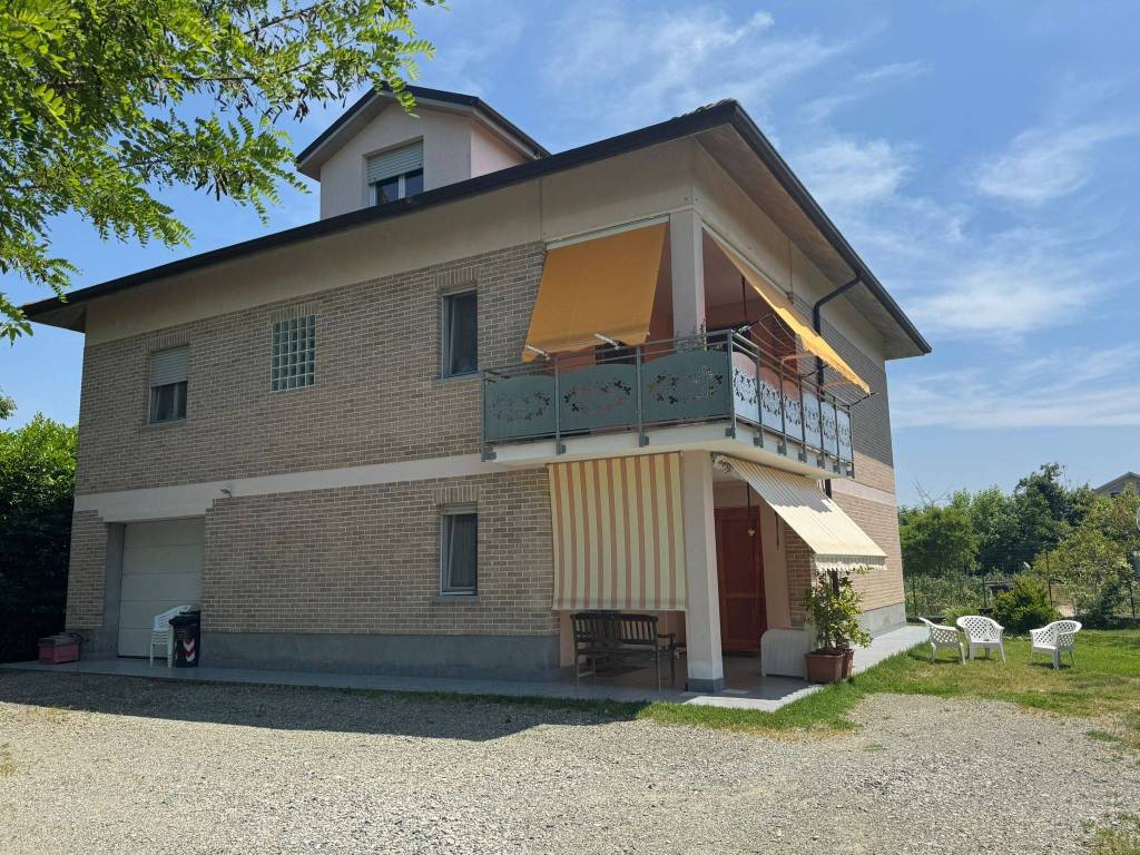 Villa a Alessandria in Via 28 marzo 1921 - Foto 2