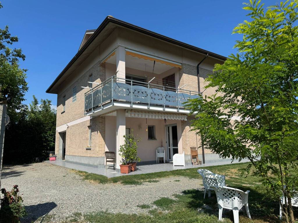Villa a Alessandria in Via 28 marzo 1921 - Foto 3