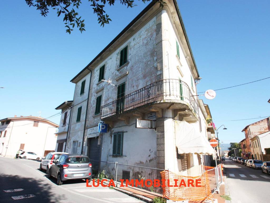 Palazzo / stabile a Ponte buggianese in Piazza 4 Novembre, 9 - Foto 2