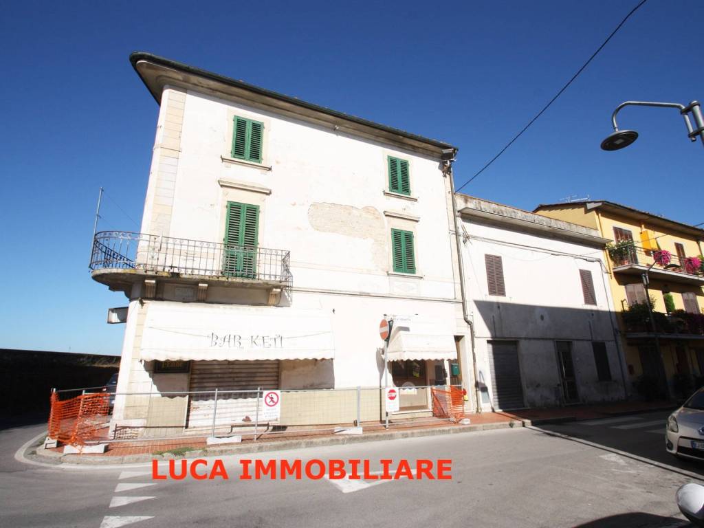 Palazzo / stabile a Ponte buggianese in Piazza 4 Novembre, 9 - Foto 4