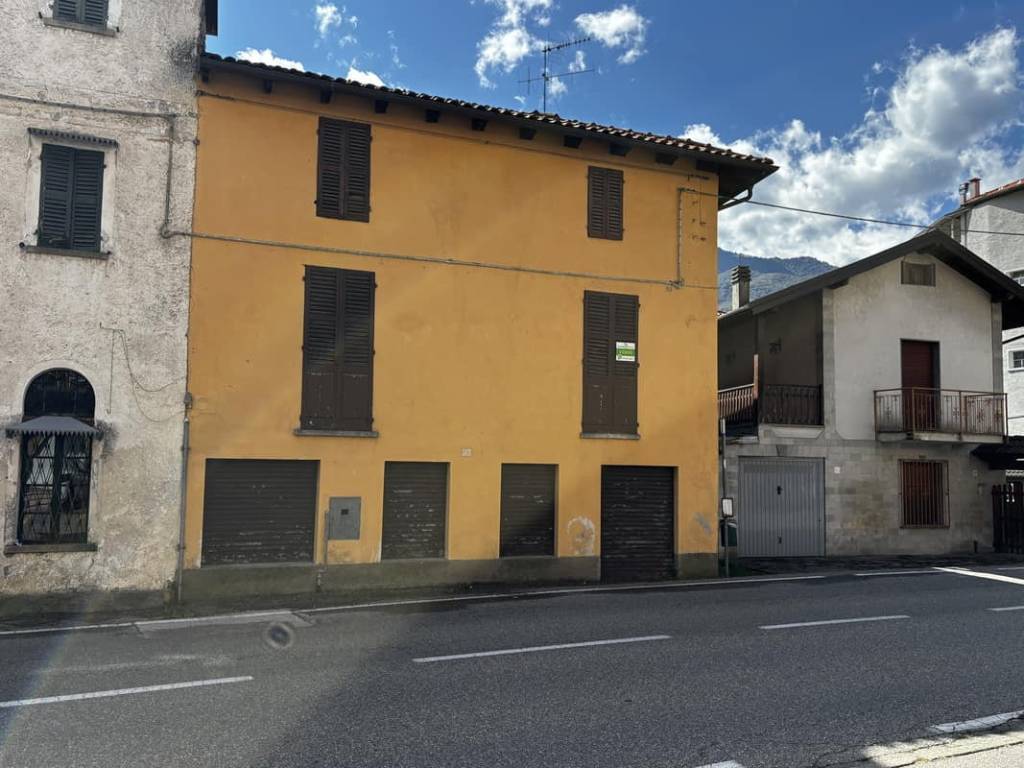 Casa indipendente a Varallo in Via Fratelli Varalli, 46 - Foto 3