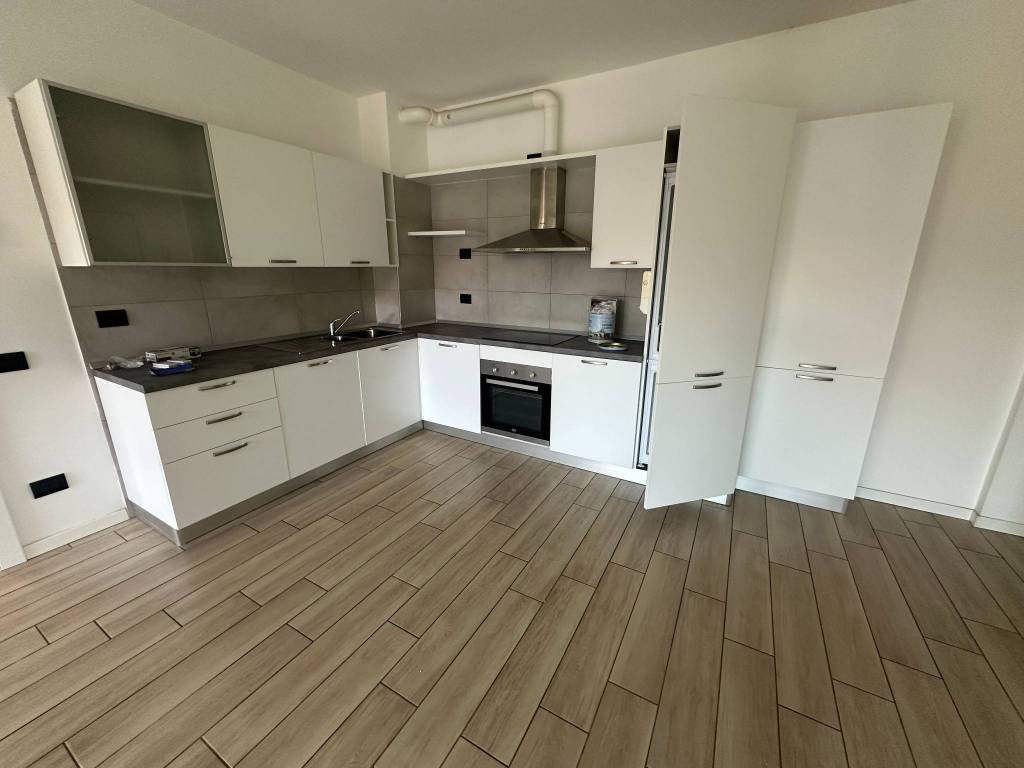 Appartamento a Appiano gentile in Via Goffredo Mameli - Foto 4