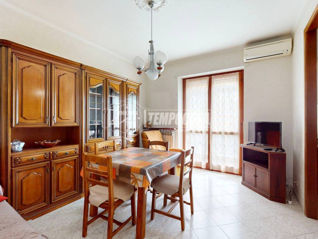 Appartamento a Orbassano in Via Vincenzo Monti, 21 - Foto 2
