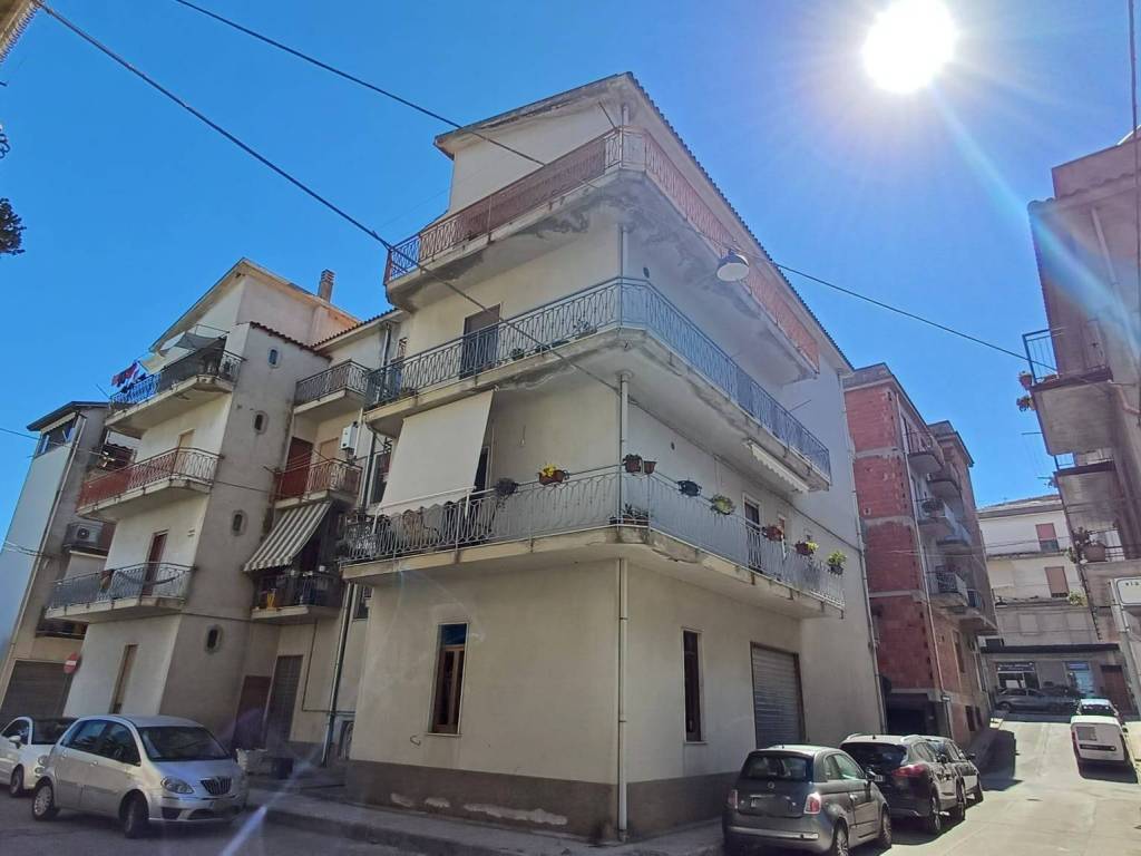 Appartamento a Capri leone in Via Giuseppe Giusti - Foto 2