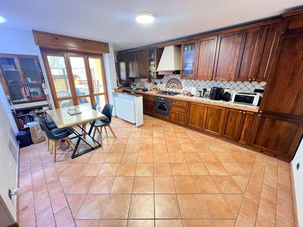 Appartamento a Lanzo torinese in Via Torino, 24 - Foto 2