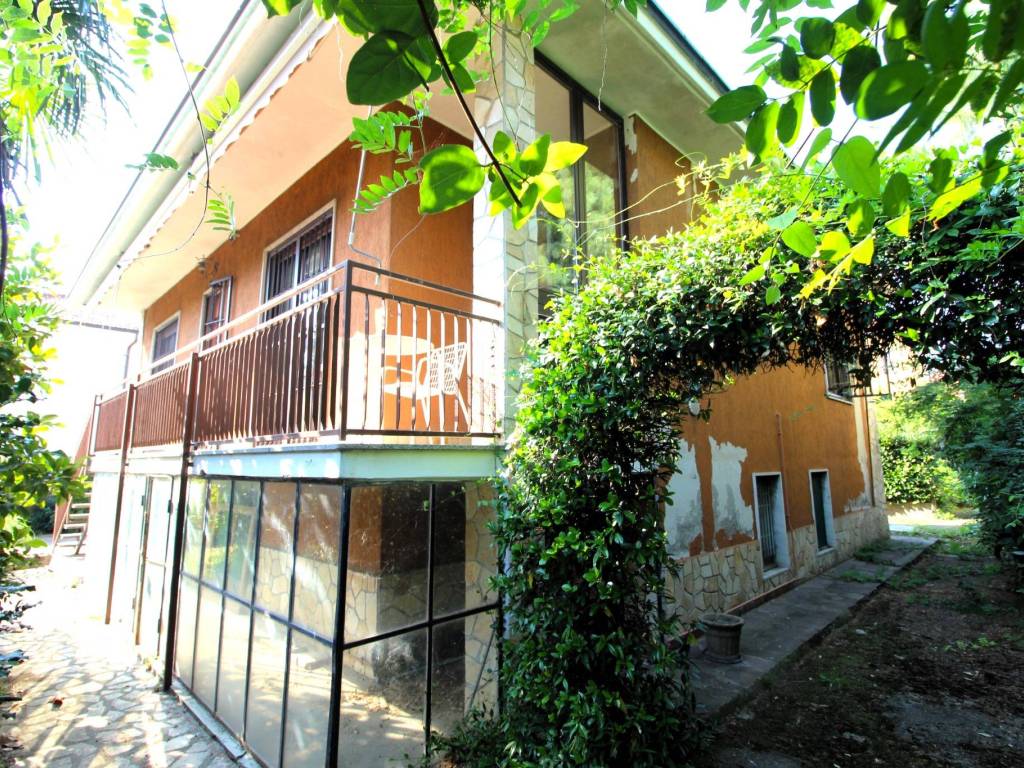 Villa a Bareggio in Via Domenico Cimarosa, 29 - Foto 2