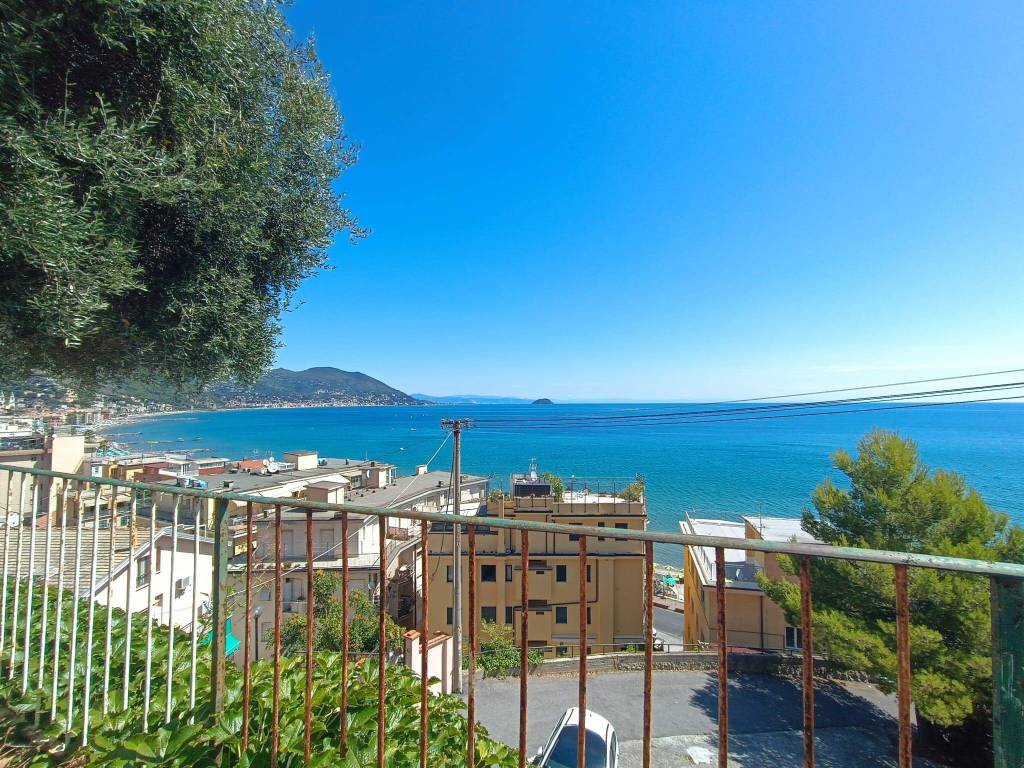 Appartamento a Laigueglia in Via dei Pini - Foto 2