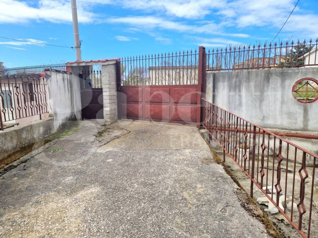 Appartamento a Castel volturno in via mezzagni - Foto 2