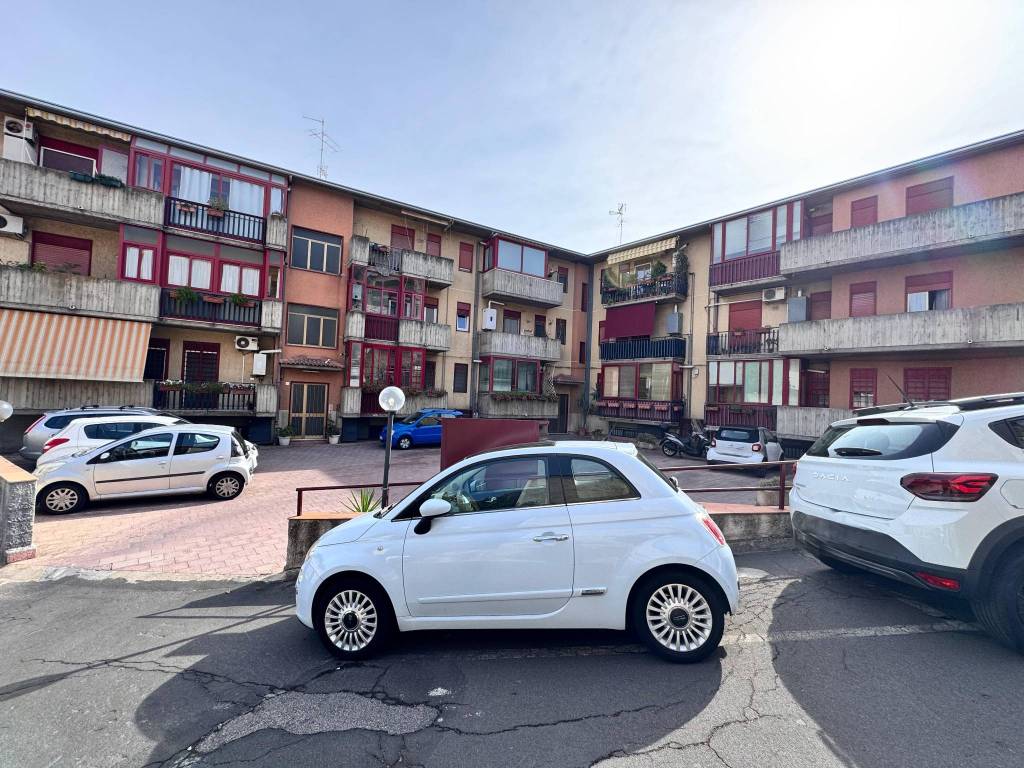 Appartamento a Gravina di catania in Via Tiziano - Foto 2