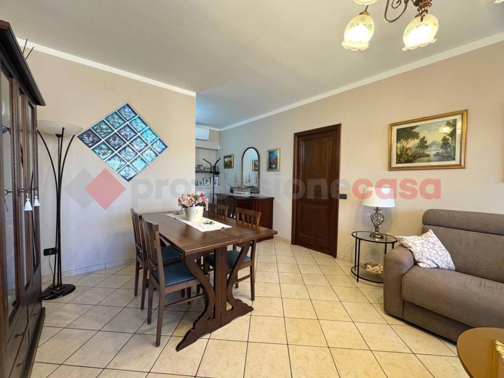 Appartamento a Rosignano marittimo in Piazza Risorgimento - Foto 3