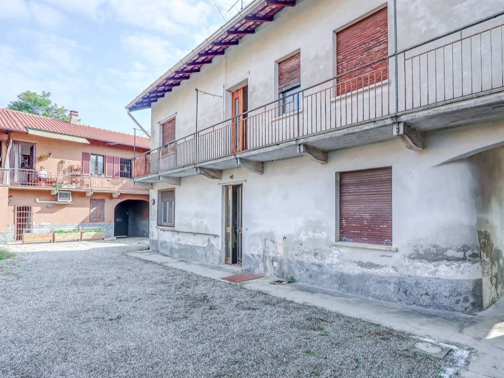 Casa indipendente a Cardano al campo in Via al Parco, 17 - Foto 2