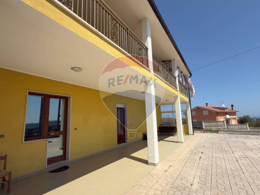 Casa indipendente a Francavilla al mare in CONTRADA SANTA CECILIA, 2 - Foto 2
