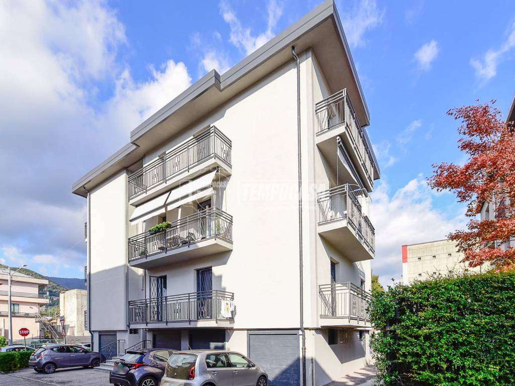 Appartamento a Lipomo in Via Don Giuseppe Porlezza 7 - Foto 2