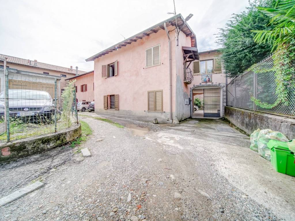 Casa indipendente a Casorate sempione in Via Milano, 80 - Foto 3