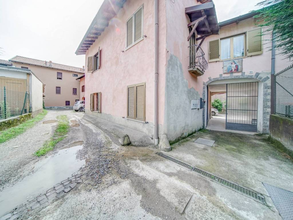 Casa indipendente a Casorate sempione in Via Milano, 80 - Foto 4
