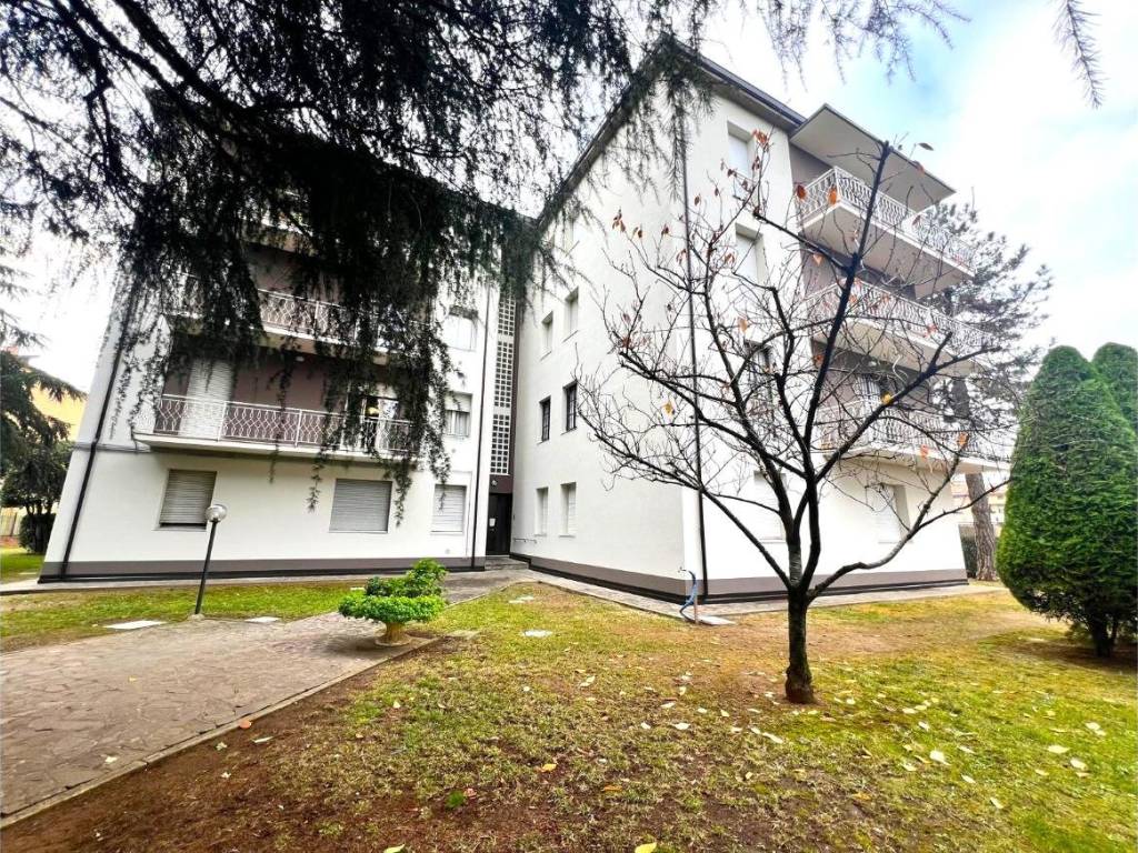Appartamento a Castel san pietro terme in Viale Roma, 32 - Foto 5