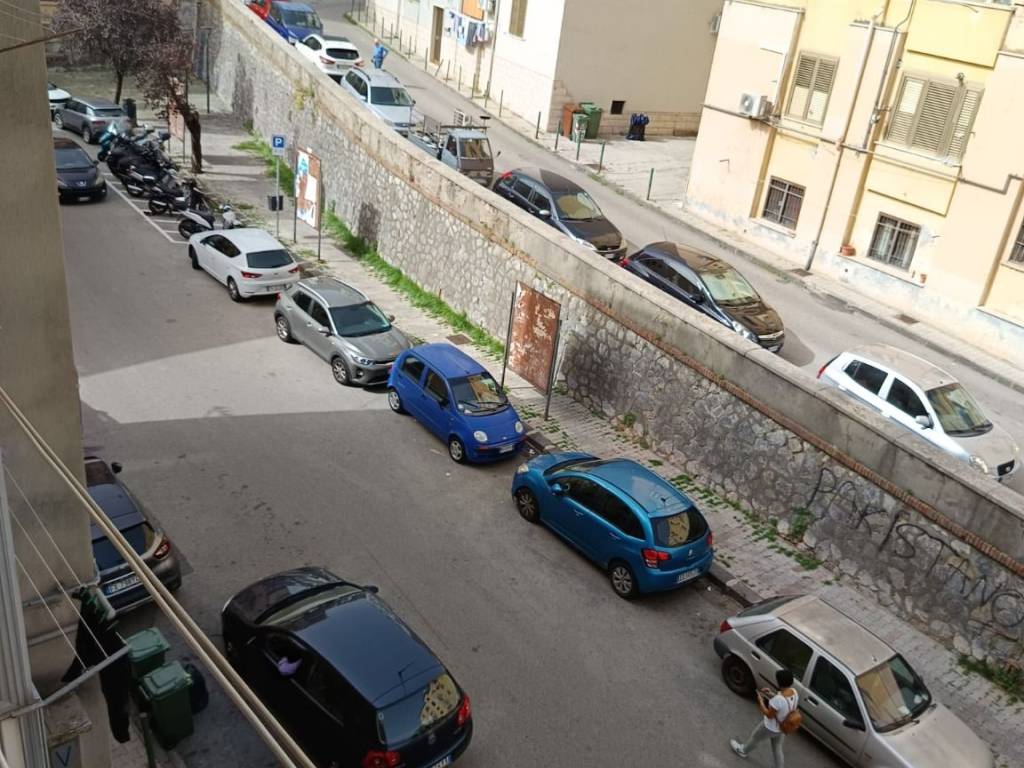 Appartamento a Salerno in Via Michele Iannicelli - Foto 3