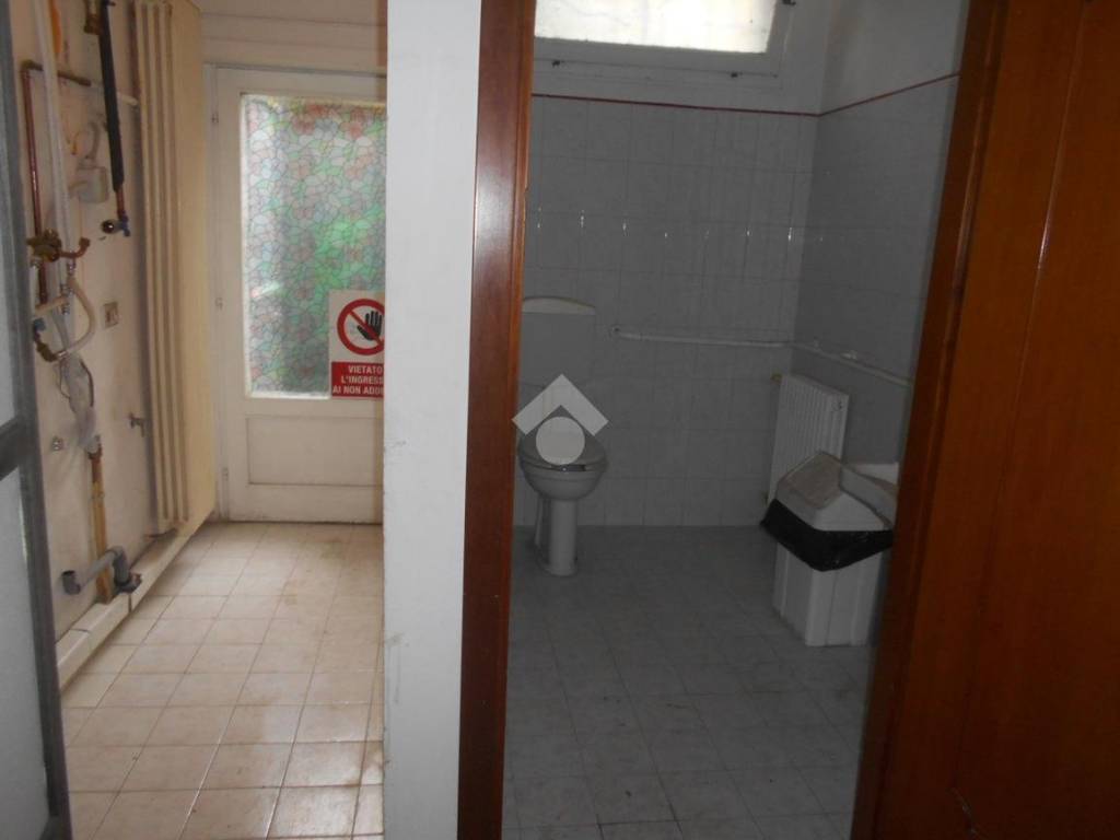 Immobile a Comacchio in piazza UGO BASSI, 25 - Foto 5