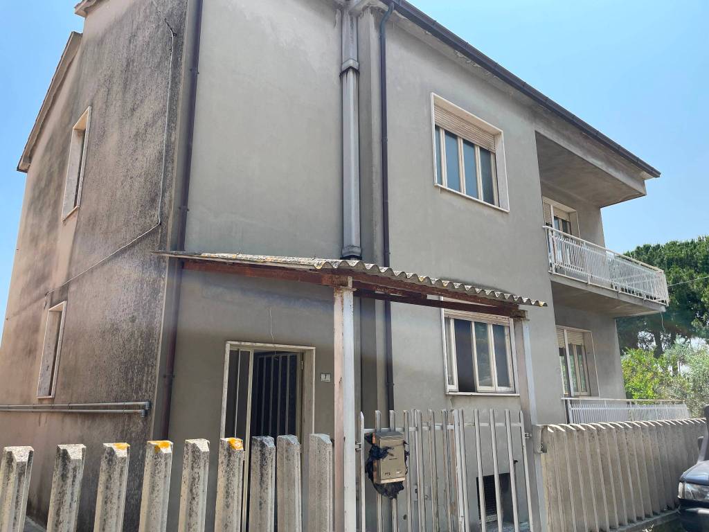 Casa indipendente a Roseto degli abruzzi in Via Ugo La Malfa - Foto 3