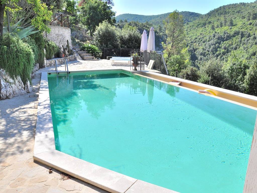 Villa a Spoleto in Località Arezzola, 3 - Foto 2