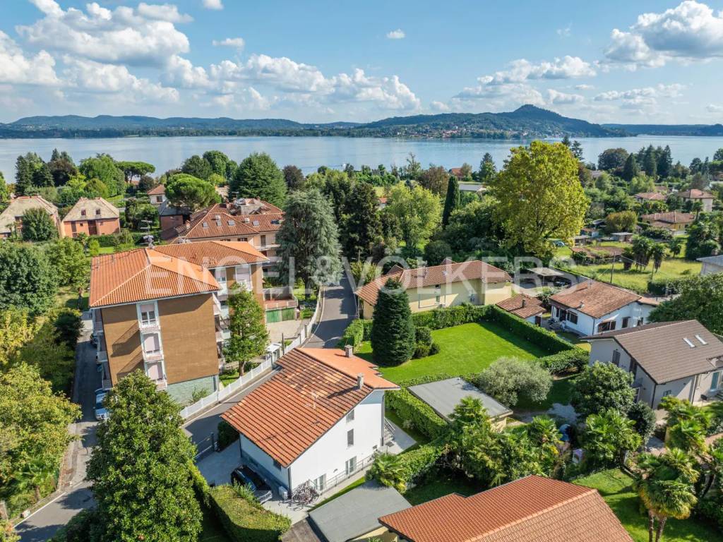 Villa a Lesa in Via al Castello, 22 - Foto 4