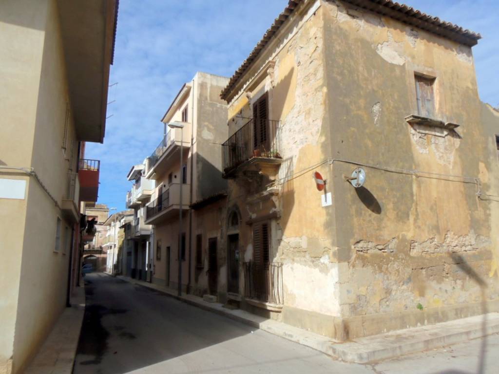 Casa indipendente a Santa croce camerina in Via Vincenzo Bellini, 21 - Foto 2