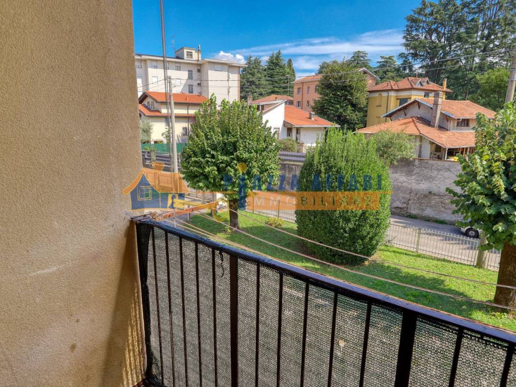 Appartamento a Carnago in via xxv Aprile - Foto 2