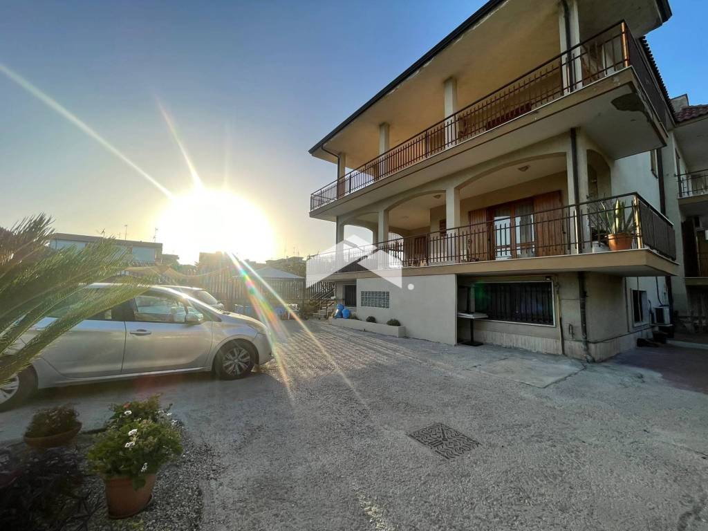 Villa a Castello di cisterna in Viale delle Rose - Foto 4