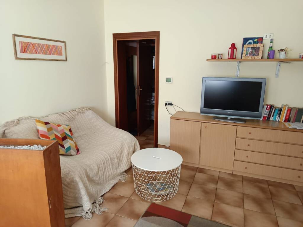 Appartamento a Bizzarone in Via Vittorio Veneto - Foto 3