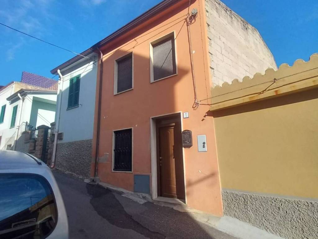 Casa indipendente a Ozieri in VIA OSPEDALE CIVILE, 3 - Foto 2