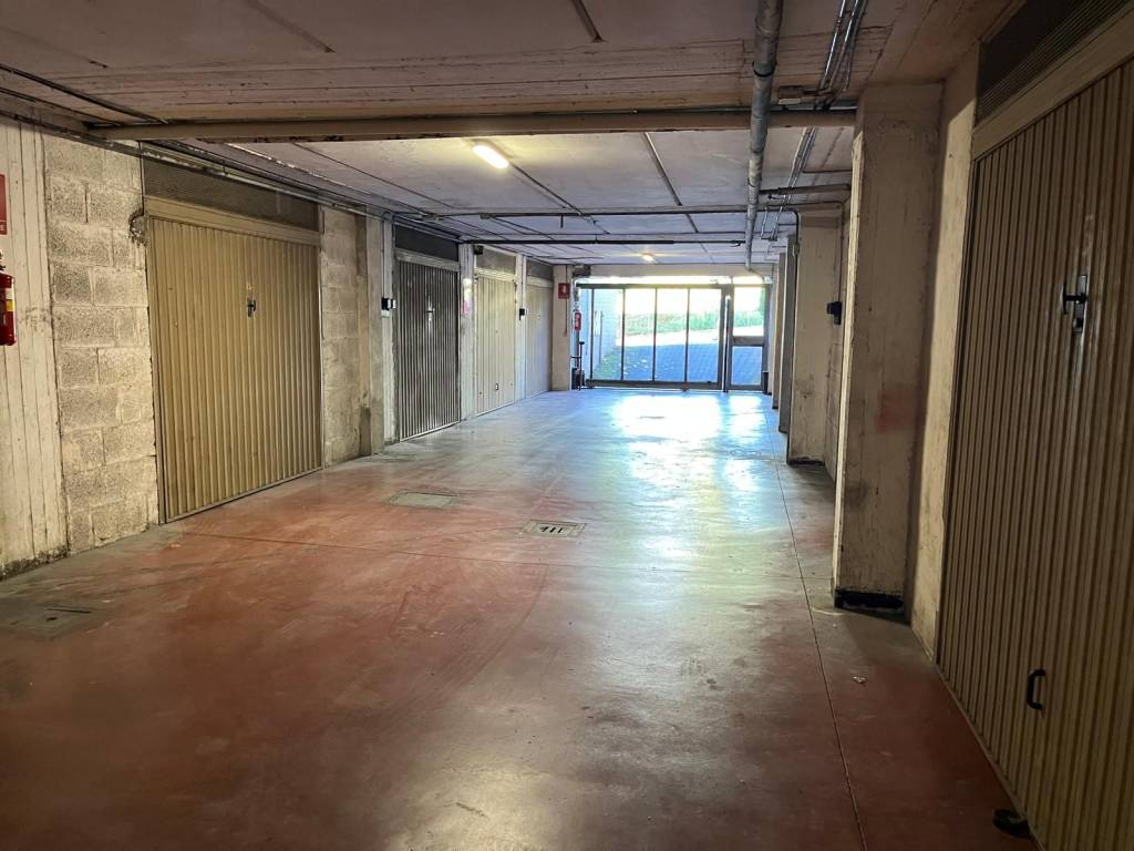 Box / garage a Mentana in Via Luigi Einaudi - Foto 3