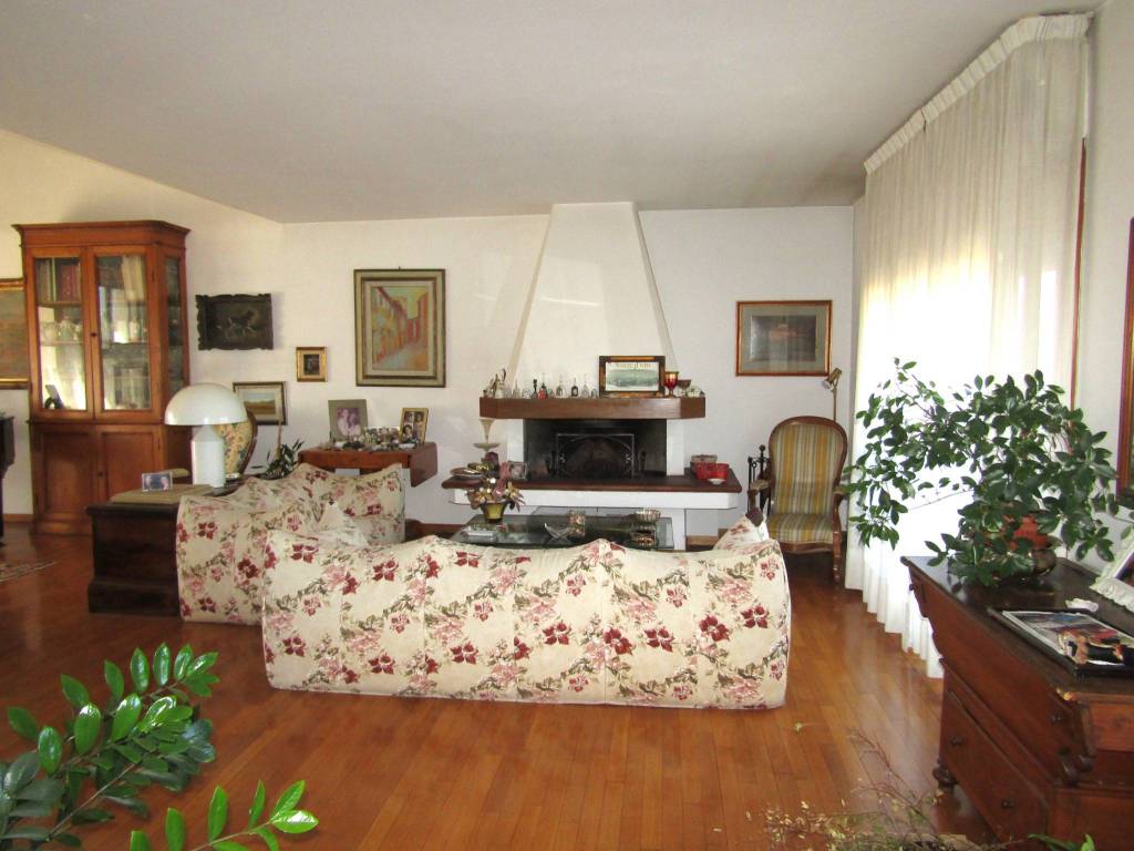 Appartamento a Pistoia in Via Fratelli Bandiera - Foto 2